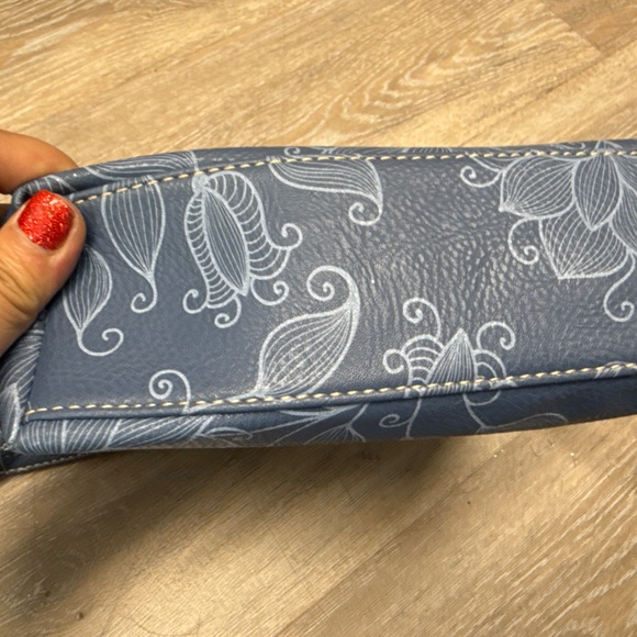 Multi-Sac Blue Tone Crossbody Bag Size 8H X 8L Leather Zipper pockets - Picture 2 of 13